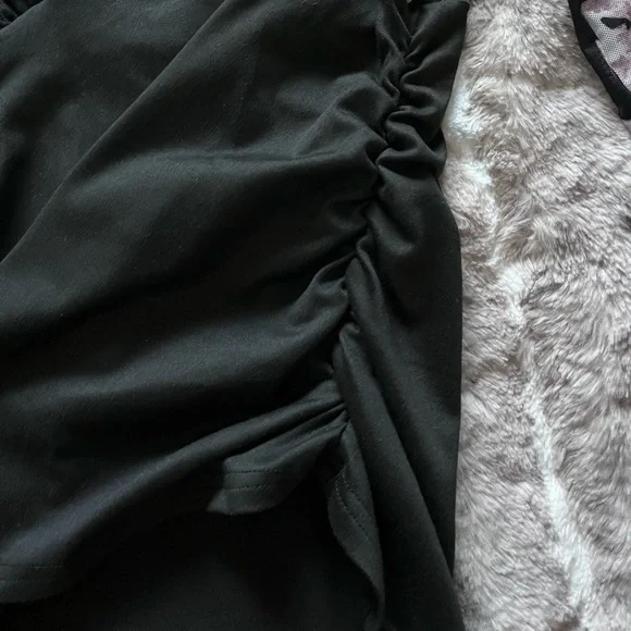 SOLD ⚜️5 for $20 ⚜️ Floral Mesh Sleeve Top - Picture 3 of 4